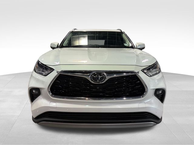 2023 Toyota Highlander Platinum  at Davis Toyota of Orangeburg