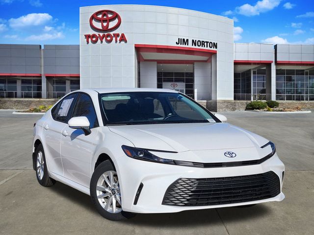 2026 Toyota Camry LE's photo