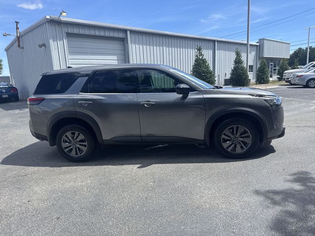 Used 2024 Gray Nissan S image 4