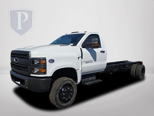 2024 Chevrolet Silverado 4500HD Work Truck 2