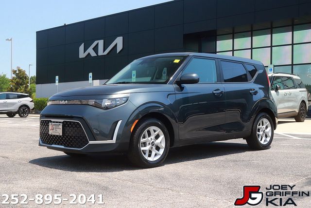 Gravity Gray 2024 Kia Soul LX FWD SUV / Crossover Front-Wheel Drive Continuously Variable Transmission