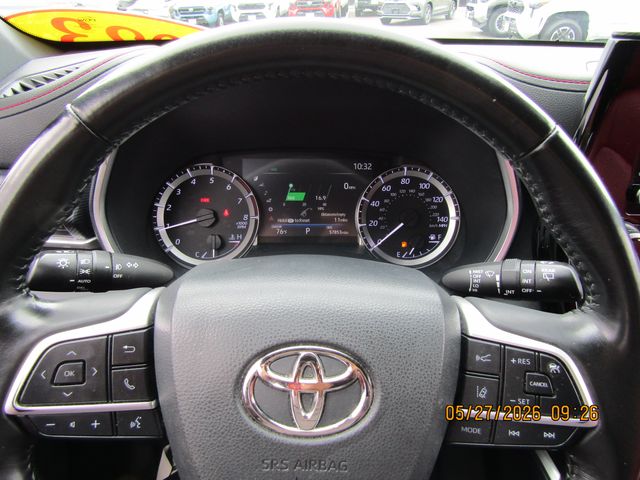 used 2023 Toyota Highlander car, priced at $37,999
