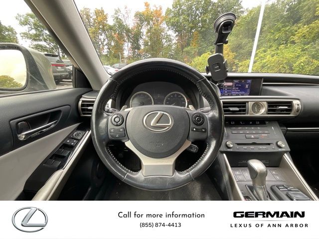 2016 Lexus IS 300 photo 13