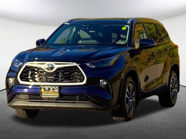 2022 Toyota Highlander XLE 12