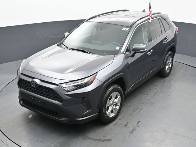 2022 Toyota RAV4 XLE 40