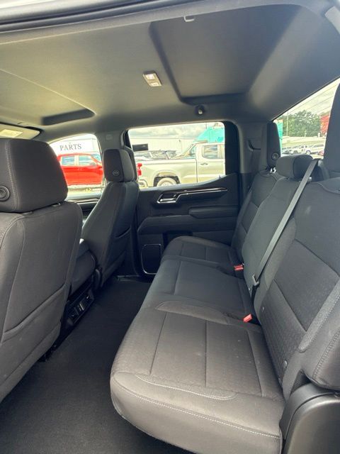 2023 Chevrolet Silverado 1500 LT:L44120A
