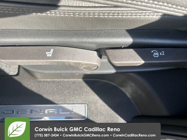 2024 GMC Yukon Denali 28