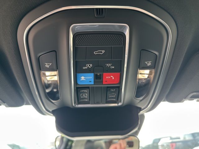 2026 Jeep Grand Cherokee L Laredo - Diamond Black Crystal Pearlcoat exterior view 15