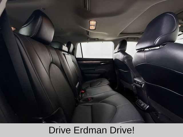Used 2021 Toyota Highlander SUV