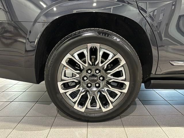 2024 GMC Yukon Denali Ultimate - 8