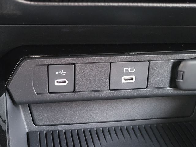 2026 Toyota Prius Plug-in Hybrid SE - Photo 12