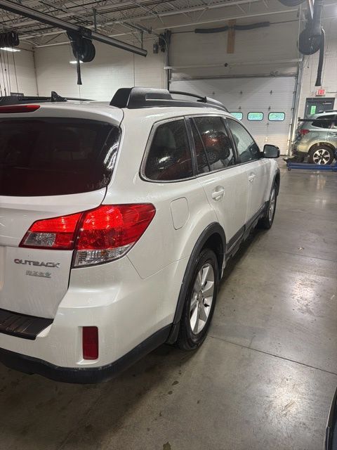 2013 Subaru Outback 2.5i White at Luther Ford
