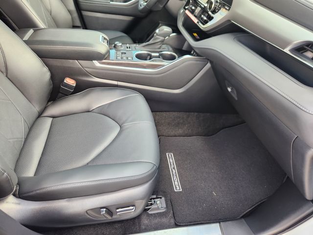2026 Toyota Highlander Platinum Beige at Don McGill Toyota