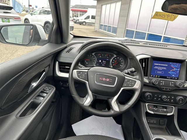 Used 2022 White GMC SLE image 13