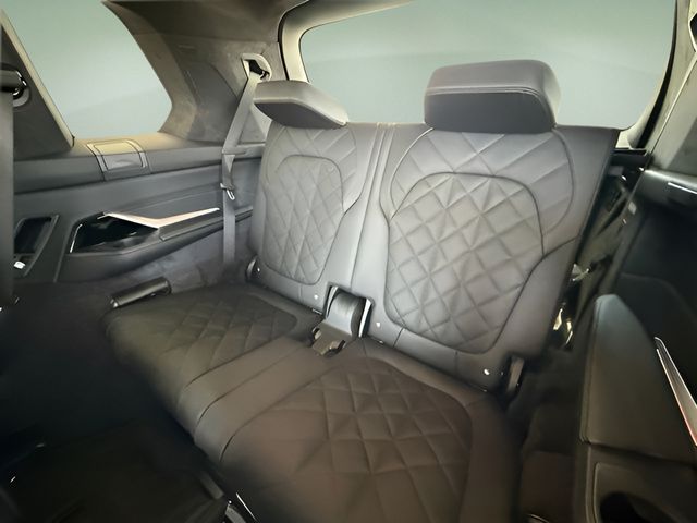 2026 BMW X7 40i - Photo 24