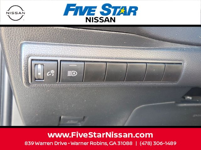 Used 2023 Silver Toyota LE image 28