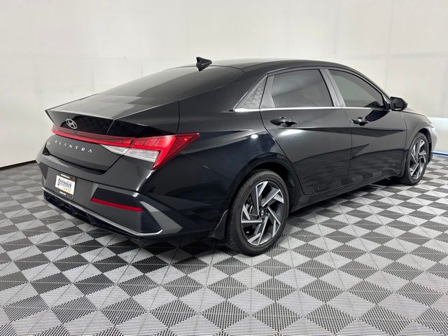 Used 2024 Hyundai Elantra Sedan