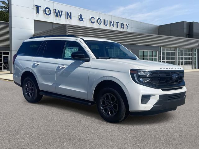 Star White Metallic Tri-Coat 2025 Ford Expedition SUV / Crossover Four-Wheel Drive Automatic