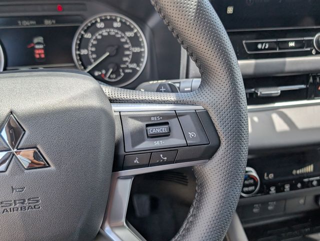 2026 Mitsubishi Outlander LE White at North Houston Mitsubishi