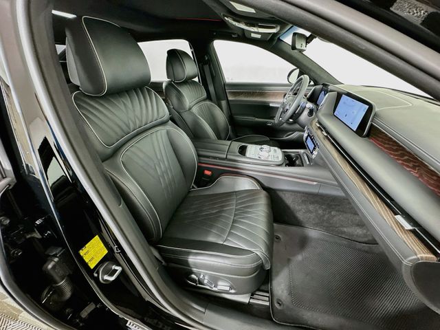 Thumbnail: 2023 Genesis G90 - 29