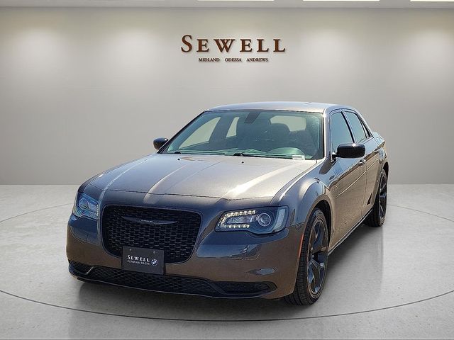 Gray (Granite Crystal Metallic Clearcoat) 2023 Chrysler 300 Touring RWD Sedan Rear-Wheel Drive 8-Speed Automatic