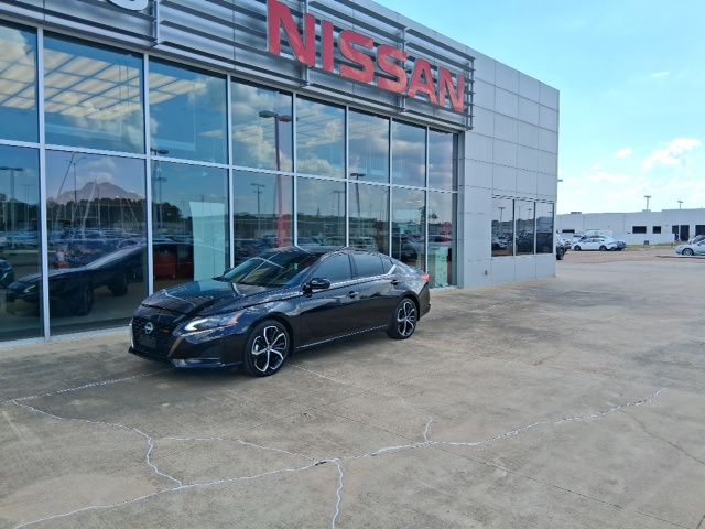 Used 2025 Nissan Altima Sedan