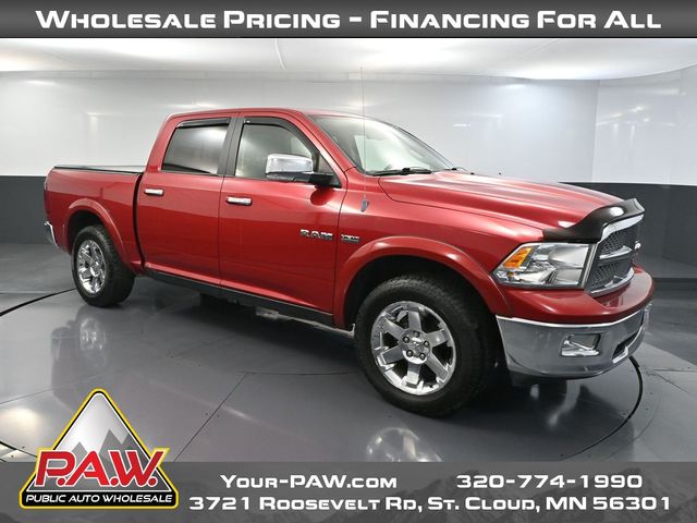 Inferno Red Crystal PC/Mineral Gray Met CC 2009 Dodge RAM 1500 Laramie Crew Cab 4WD Pickup Truck Four-Wheel Drive 5-Speed Automatic