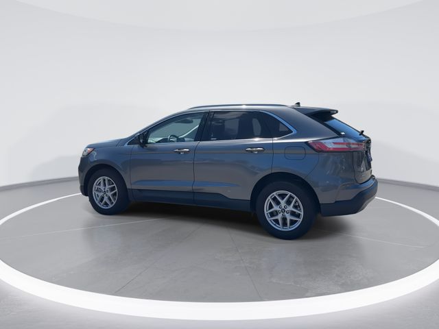 Used 2022 Gray Ford SEL image 5