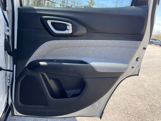 2022 Jeep Compass Latitude - Bright White Clearcoat exterior view 14