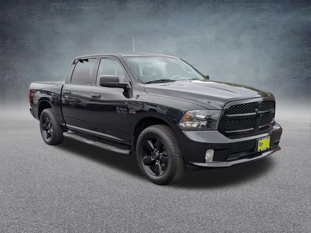 Brilliant Black Crystal Pearlcoat 2016 RAM 1500 Express Crew Cab 4WD Pickup Truck Four-Wheel Drive 8-Speed Automatic
