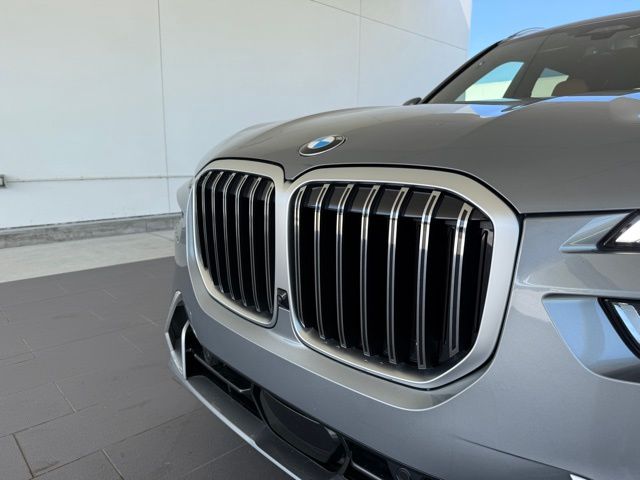 Used 2025 BMW X7 40i with VIN 5UX23EM07S9W51677 for sale in Diberville, MS