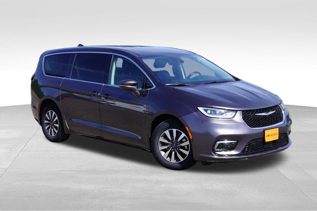 2022 Chrysler Pacifica Hybrid Touring L FWD