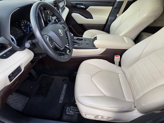 Used 2020 Toyota Highlander Hybrid SUV