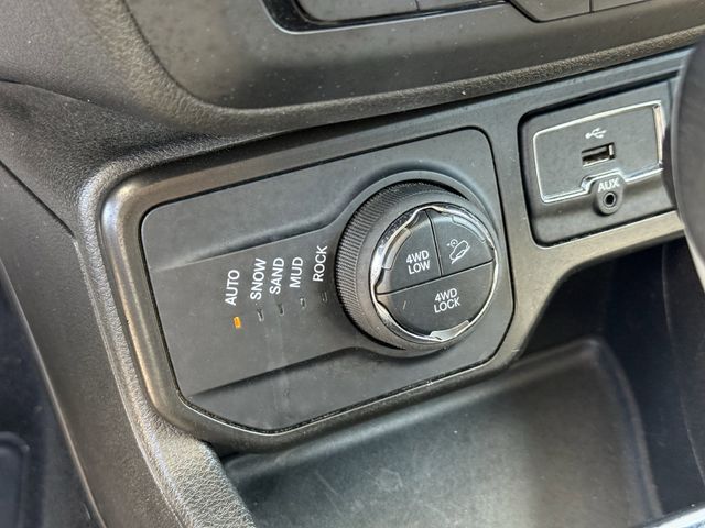 2023 Jeep Renegade Trailhawk White at Texan Dodge Chrysler Jeep Ram
