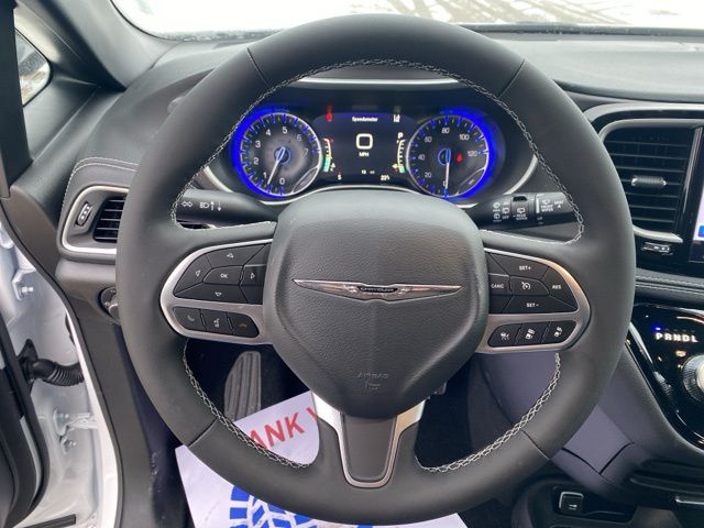 2026 Chrysler Pacifica Select - Bright White Clearcoat exterior view 13