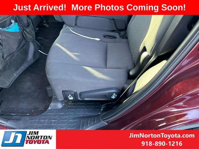 2019 Toyota Highlander LE 8