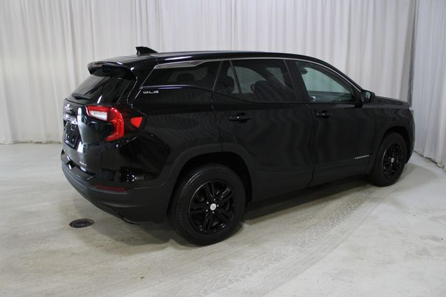 Used 2022 Black GMC SLE image 28