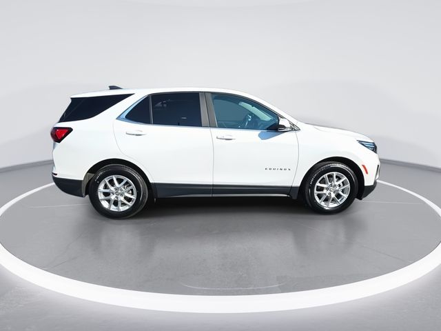 Used 2022 White Chevrolet LT image 9