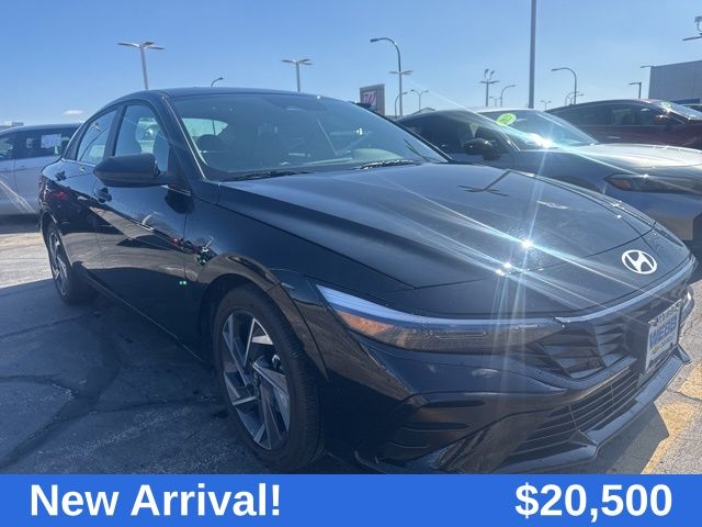 2025 Hyundai Elantra SEL Convenience FWD