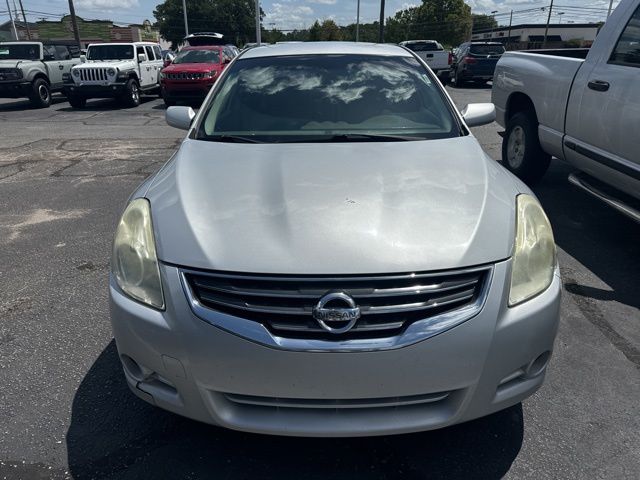 2011 Brilliant Silver Metallic Nissan Altima 2.5 FWD Sedan