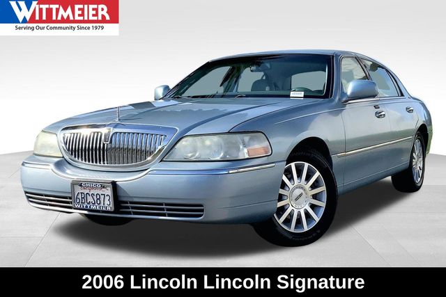 2006 Lincoln Town Car Signature