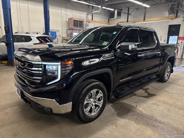 2023 GMC Sierra 1500 SLT Crew Cab 4WD