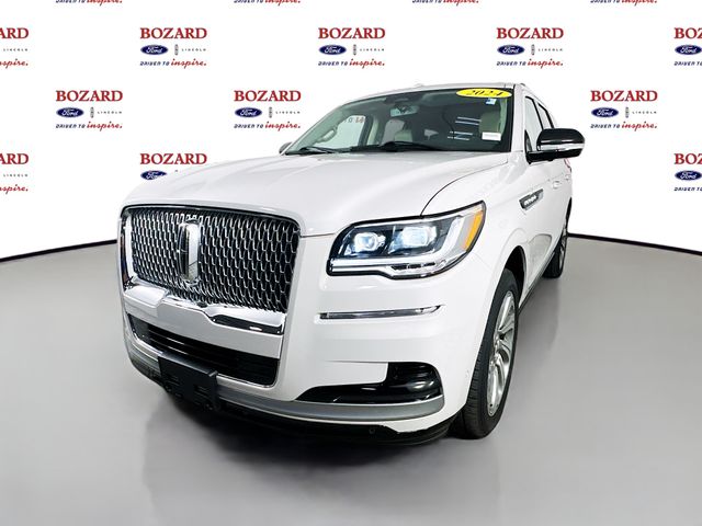 2024 Ceramic Pearl Metallic Tri-Coat Lincoln Navigator Premiere 4X4 SUV