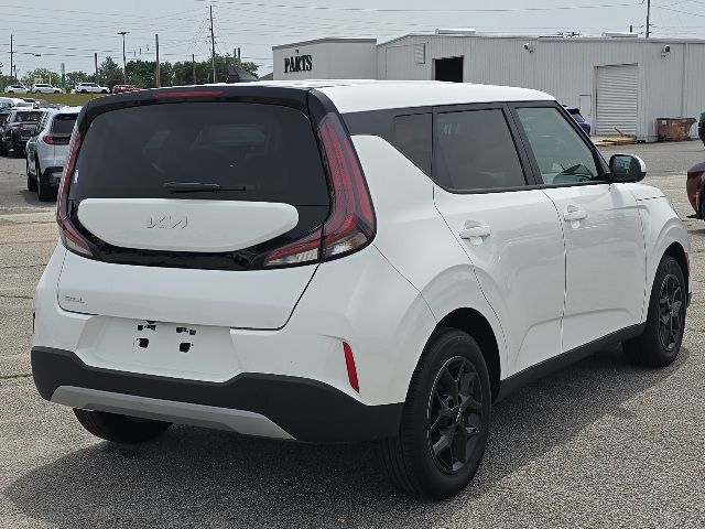 2025 Kia Soul LX:B02320