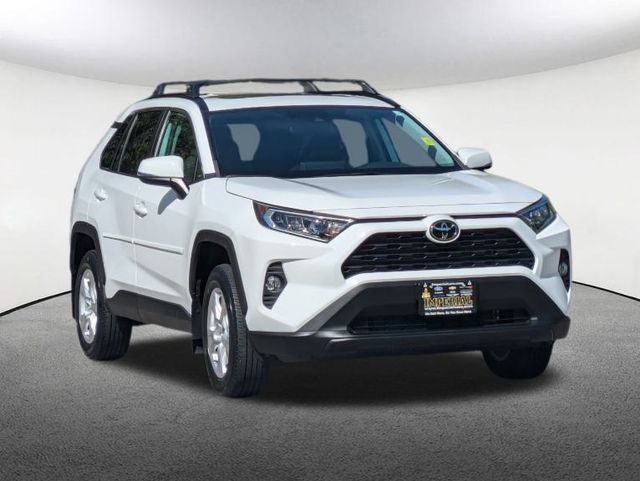 2021 Toyota RAV4 XLE 2