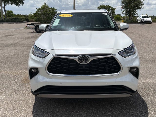 Used 2024 Toyota Highlander SUV