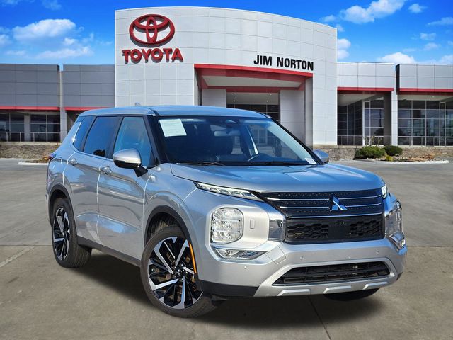 2024 Mitsubishi Outlander SE's photo