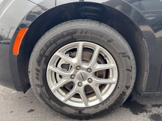 Used 2023 Black Chrysler LX image 44