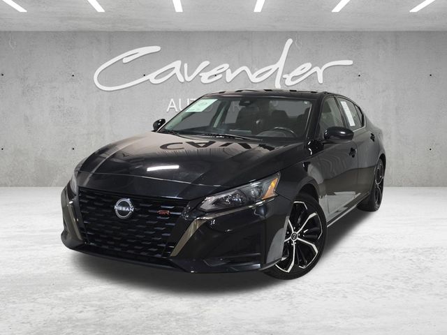 Super Black Clearcoat 2024 Nissan Altima 2.5 SR FWD Sedan Front-Wheel Drive Continuously Variable Transmission