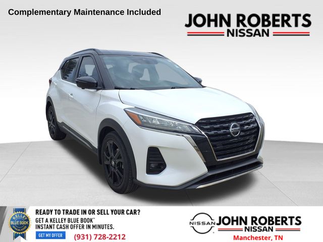 Aspen White/Super Black 2021 Nissan Kicks SR FWD SUV / Crossover Front-Wheel Drive Continuously Variable Transmission